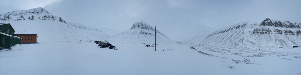 Looking south into Longyeardalen